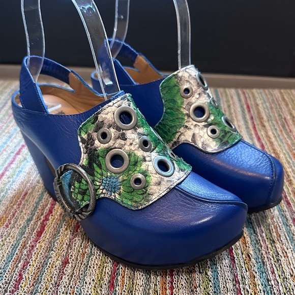 Fluevog LIKE NEW Prepare Buzz blue/green python platform clog - 6.5 (fits 6) - Picture 3 of 16